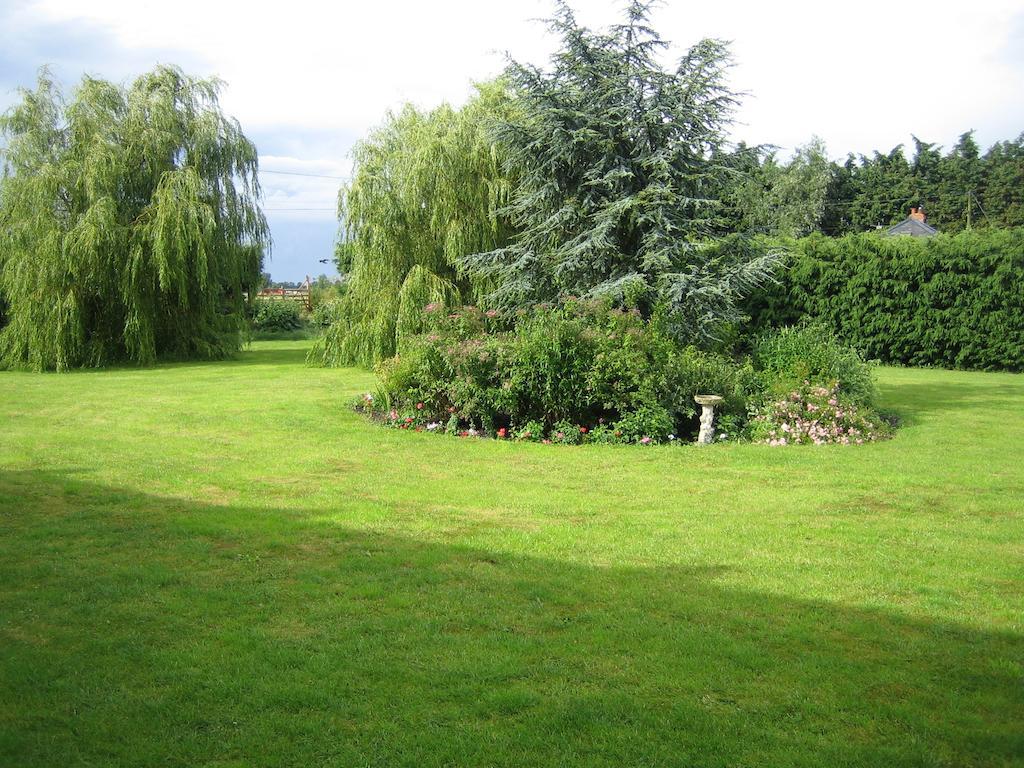 Wood Fen Lodge Littleport Exterior photo